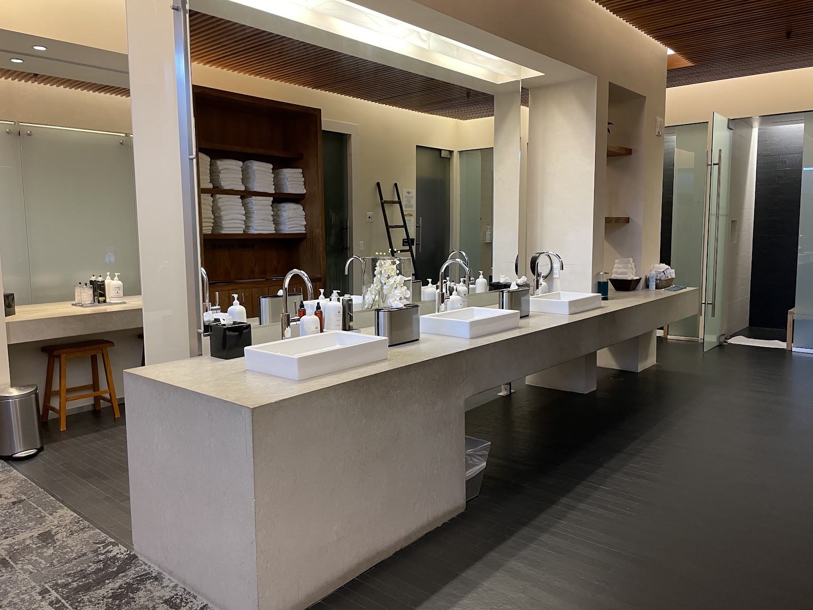 Spa Anjali at the Westin Riverfront nail photo 6